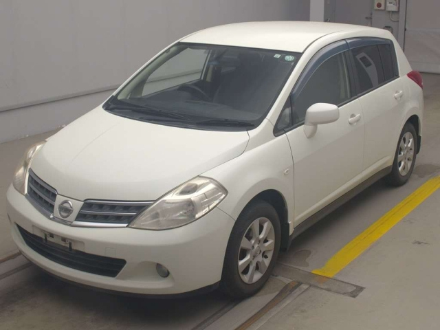 NISSAN TIIDA 2011
