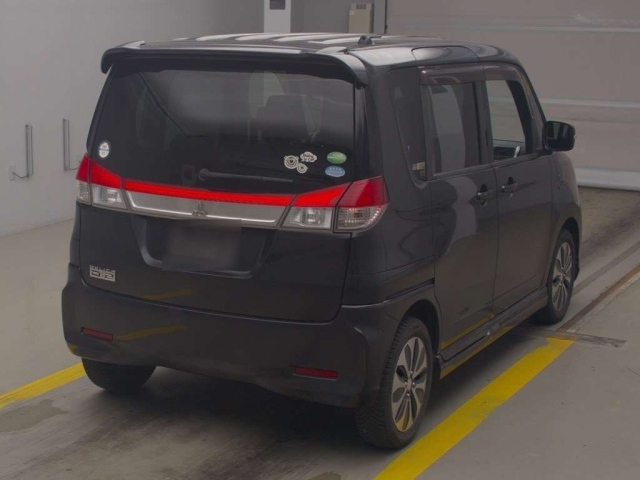 MITSUBISHI DELICA D2 2015