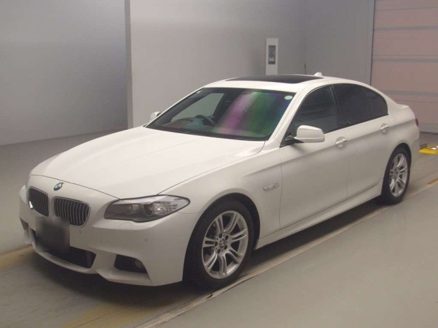 BMW 5 SERIES 2013