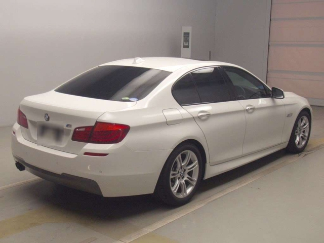 BMW 5 SERIES 2013