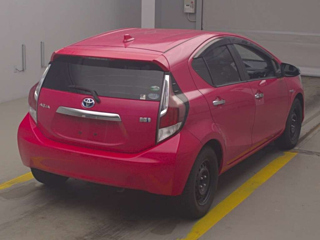 TOYOTA AQUA 2016