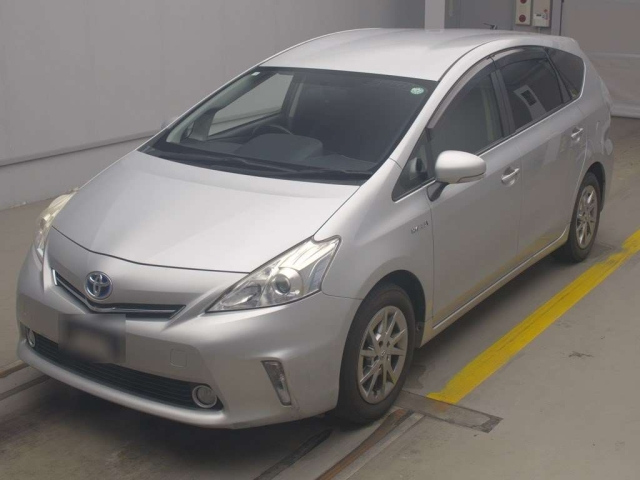 TOYOTA PRIUS ALPHA 2014