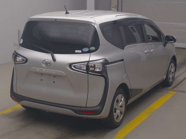 TOYOTA SIENTA 2021