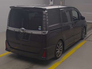 TOYOTA VOXY 2014