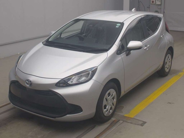 TOYOTA AQUA 2022