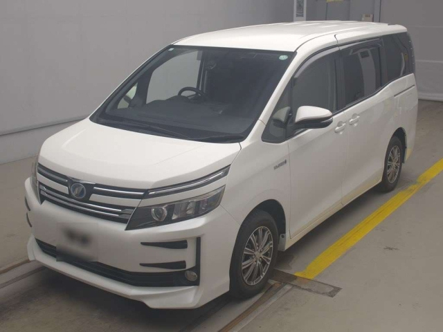 TOYOTA VOXY 2015