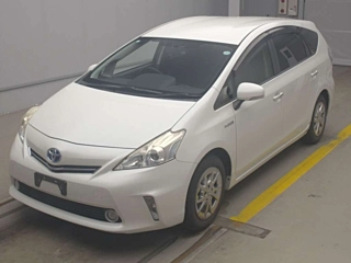 TOYOTA PRIUS ALPHA 2014
