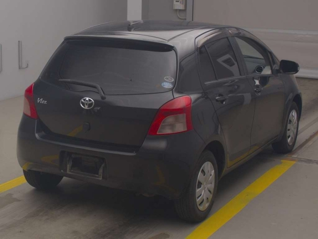TOYOTA VITZ 2010