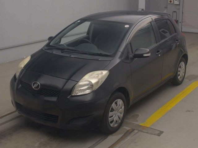 TOYOTA VITZ 2010