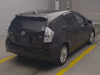 TOYOTA PRIUS ALPHA 2013