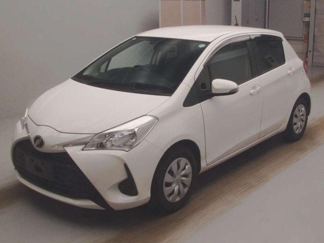 TOYOTA VITZ 2017