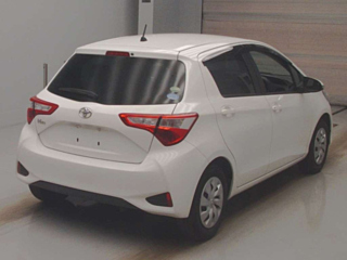 TOYOTA VITZ 2017
