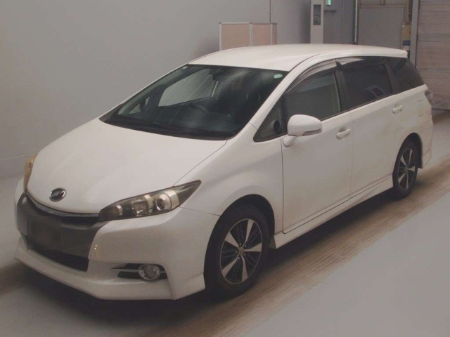 TOYOTA WISH 2013