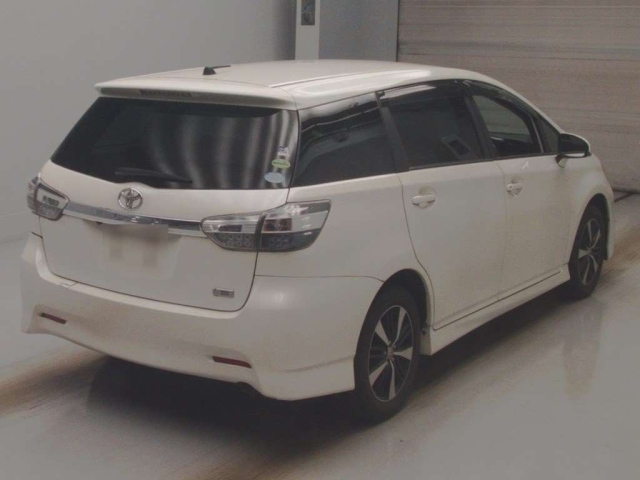 TOYOTA WISH 2013