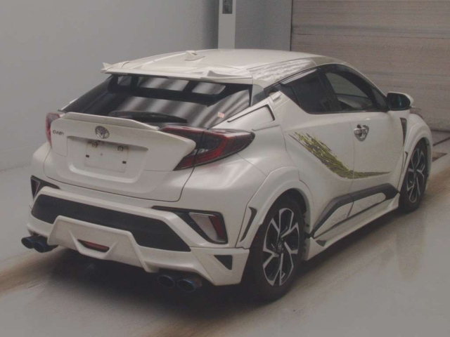 TOYOTA C-HR 2017