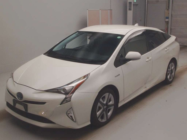 TOYOTA PRIUS 2016