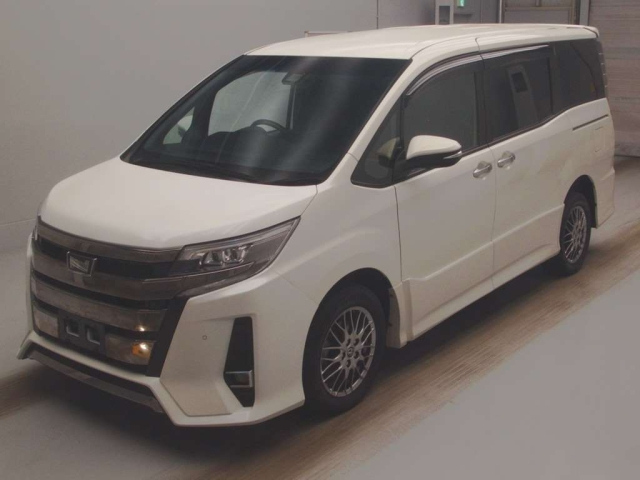TOYOTA NOAH 2019