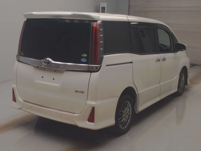 TOYOTA NOAH 2019