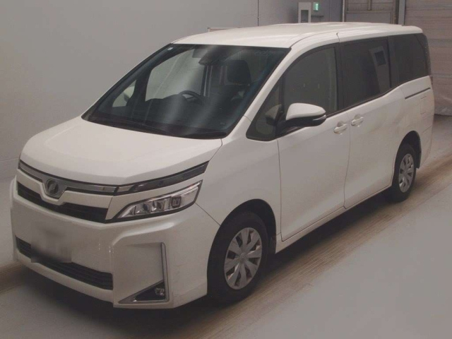 TOYOTA VOXY 2017