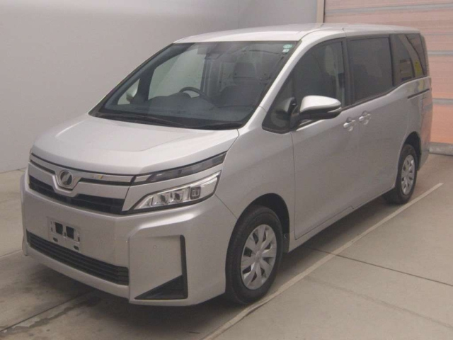 TOYOTA VOXY 2020