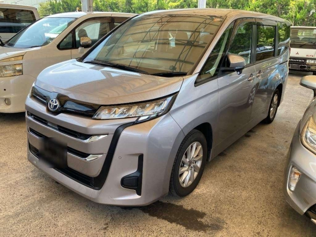 TOYOTA NOAH 2024