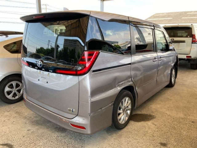TOYOTA NOAH 2024