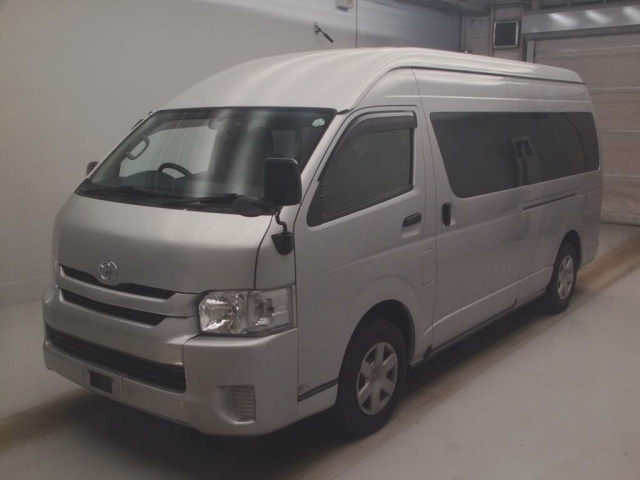 TOYOTA HIACE 2017
