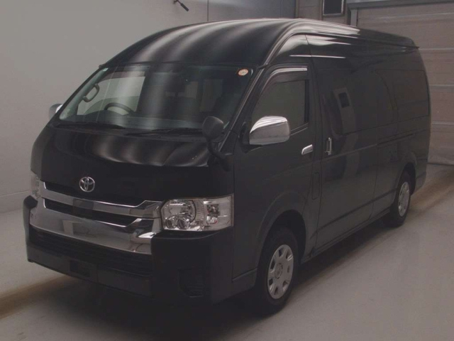 TOYOTA HIACE 2018