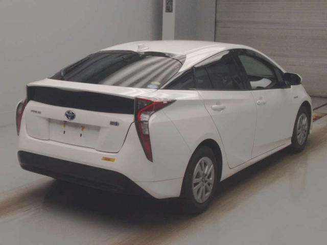 TOYOTA PRIUS 2018