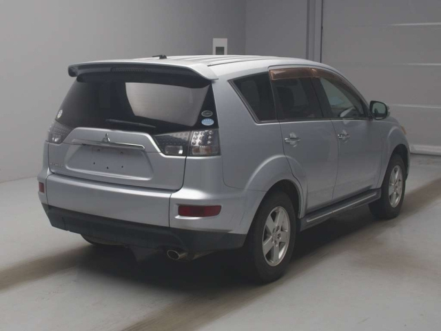 MITSUBISHI OUTLANDER 2010