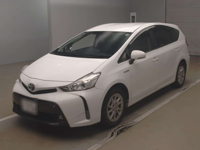 TOYOTA PRIUS ALPHA 2015