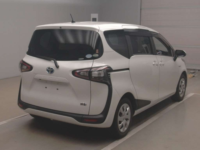 TOYOTA SIENTA 2017
