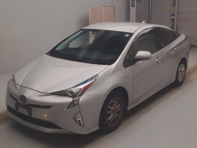 TOYOTA PRIUS 2018