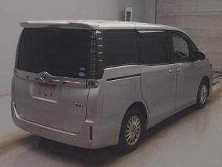 TOYOTA VOXY 2015