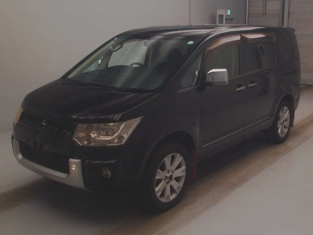 MITSUBISHI DELICA D5 2013