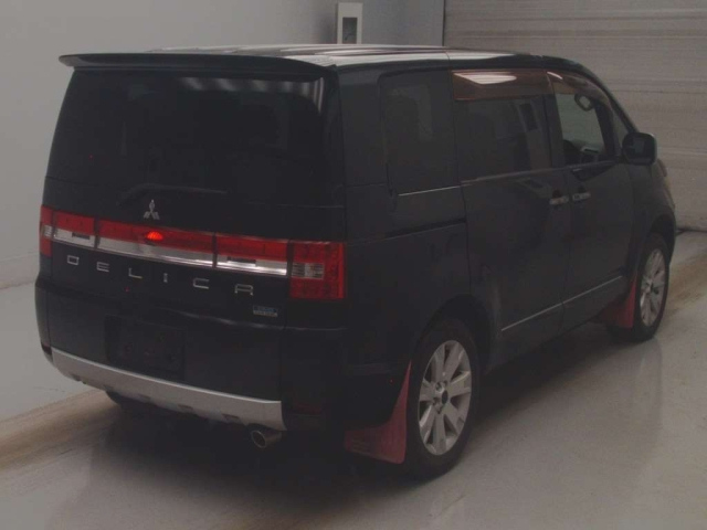 MITSUBISHI DELICA D5 2013