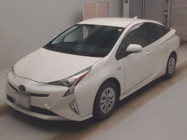 TOYOTA PRIUS 2016
