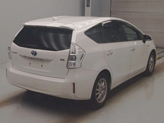 TOYOTA PRIUS ALPHA 2013