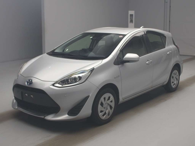 TOYOTA AQUA 2020