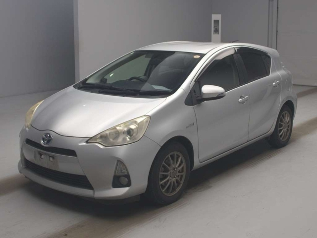 TOYOTA AQUA 2012