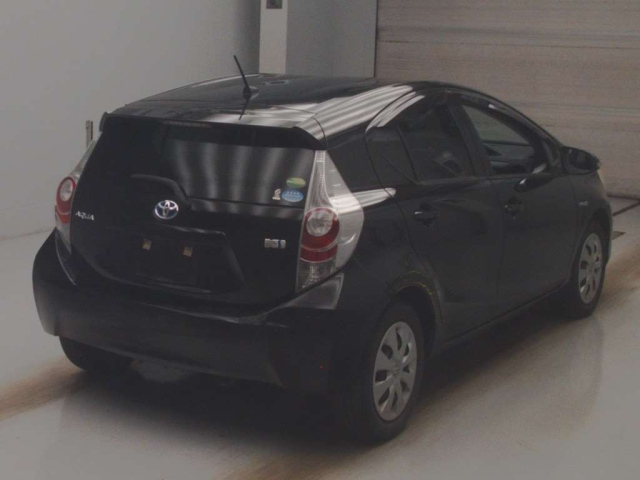 TOYOTA AQUA 2012