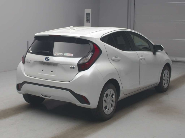TOYOTA AQUA 2022