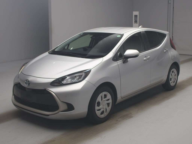TOYOTA AQUA 2022