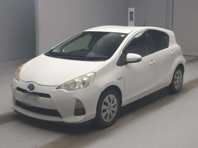 TOYOTA AQUA 2012