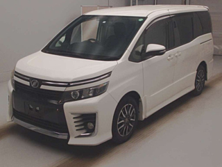 TOYOTA VOXY 2014