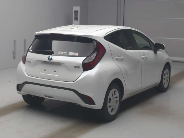 TOYOTA AQUA 2022