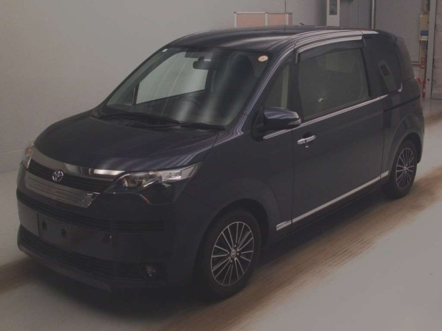 TOYOTA SPADE 2013