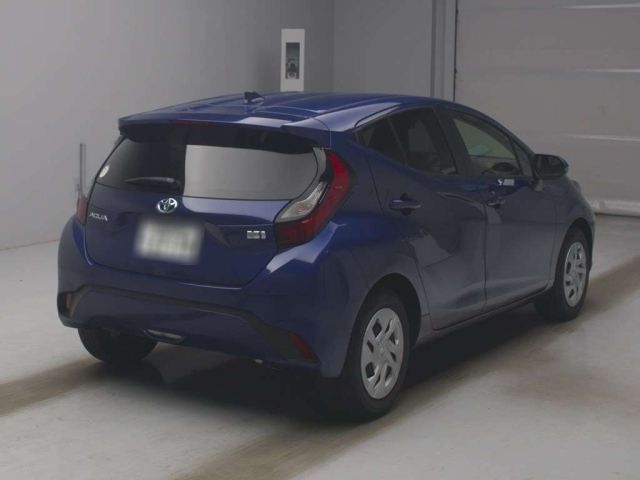 TOYOTA AQUA 2021