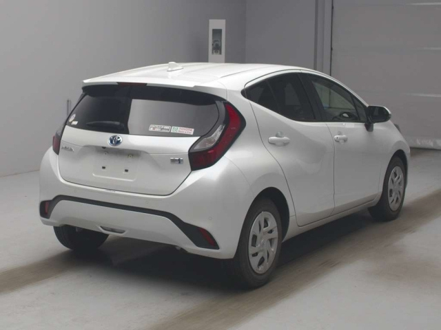 TOYOTA AQUA 2022