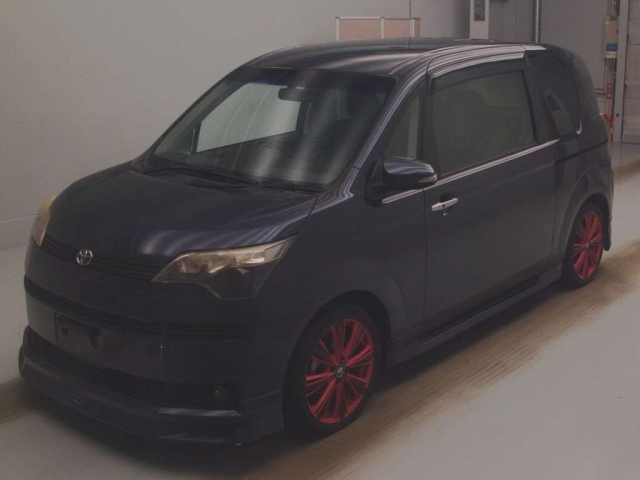 TOYOTA SPADE 2013